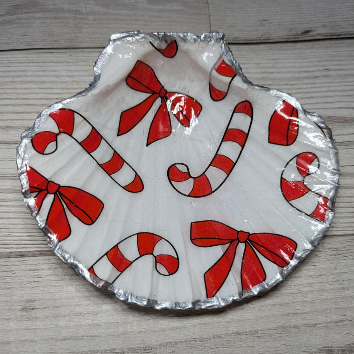 Candy Cane Patterned Scallop Shell