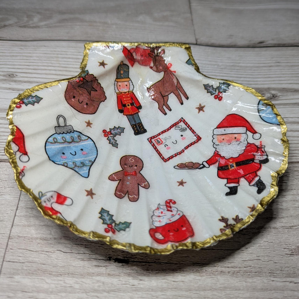 Christmas Scallop Shell