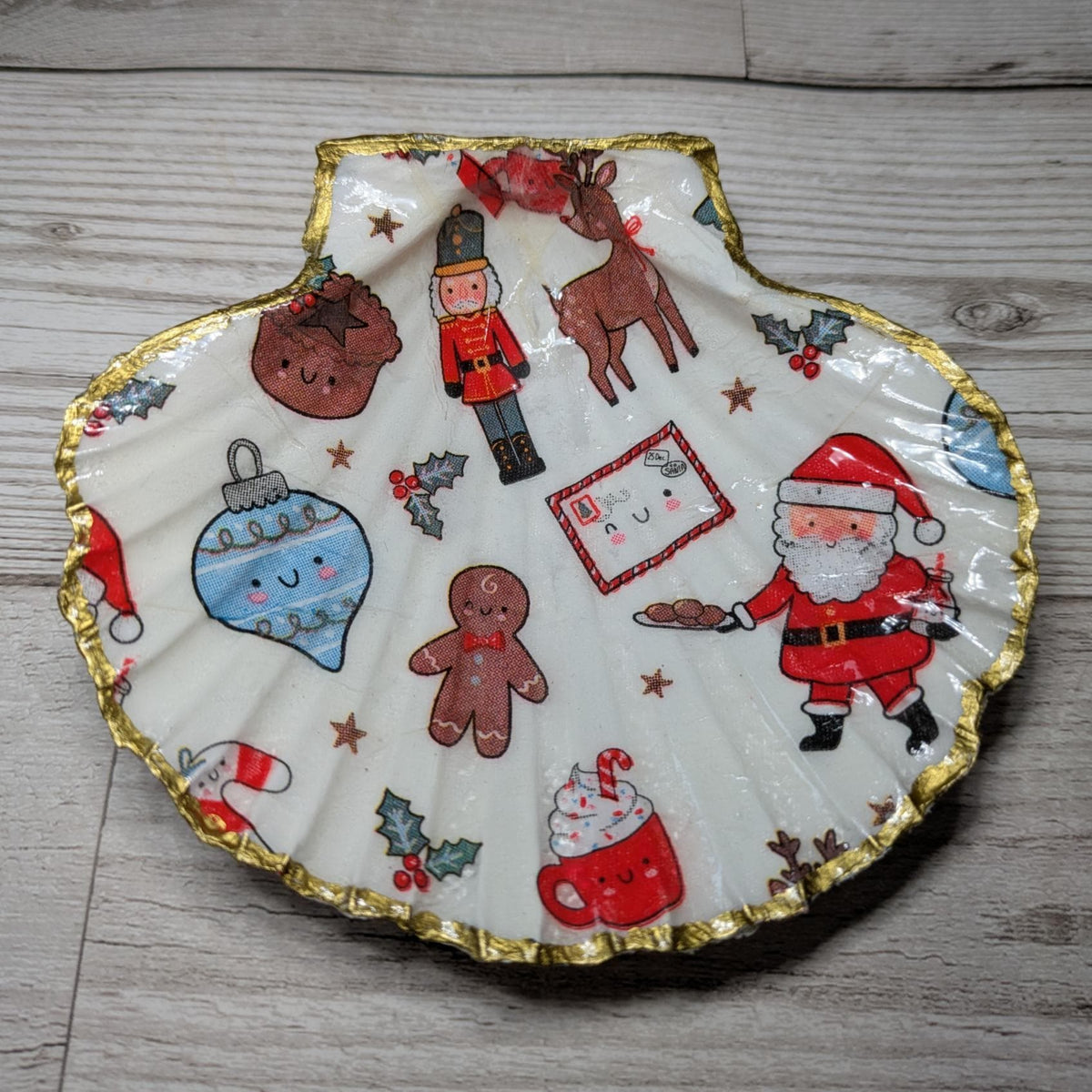 Christmas Scallop Shell
