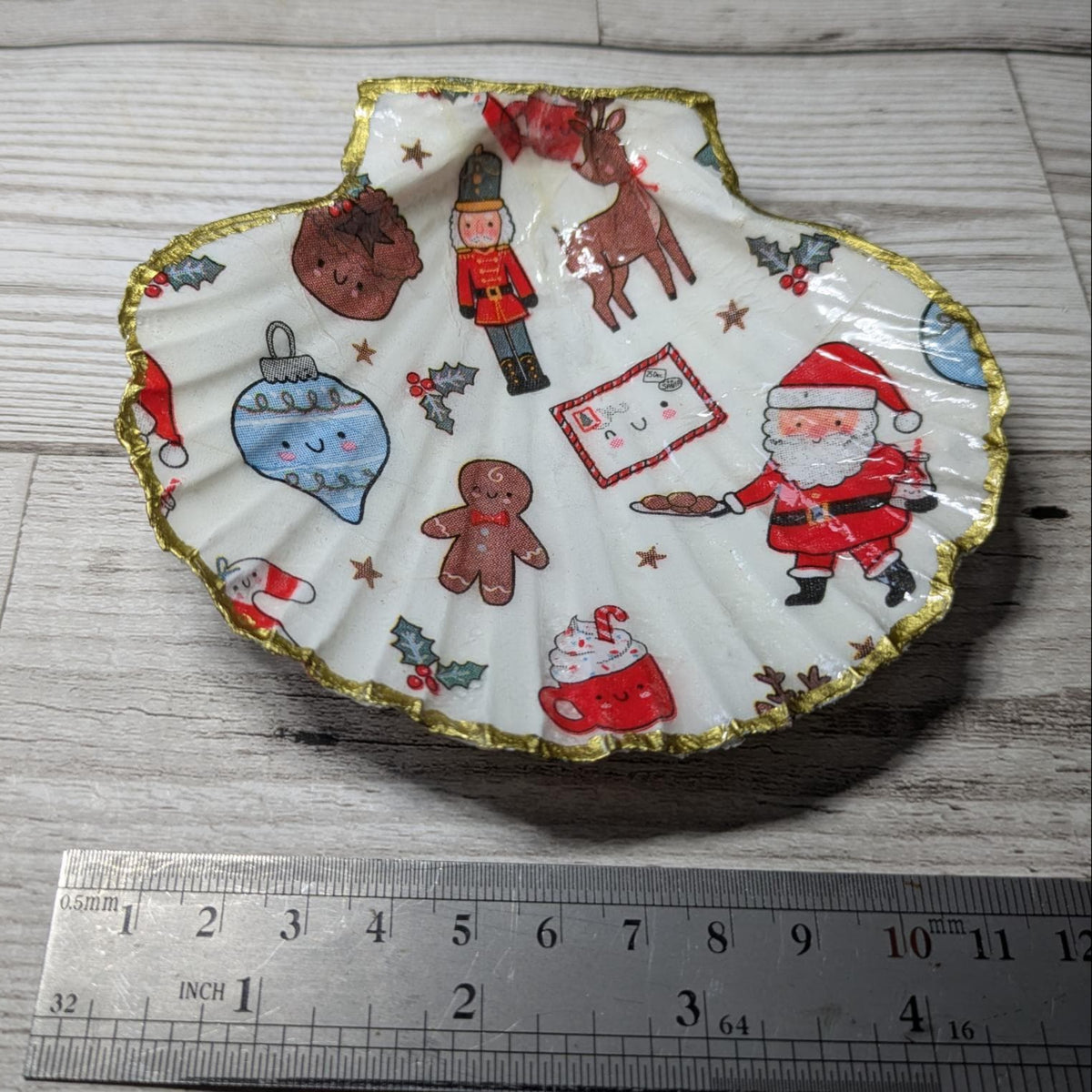 Christmas Scallop Shell