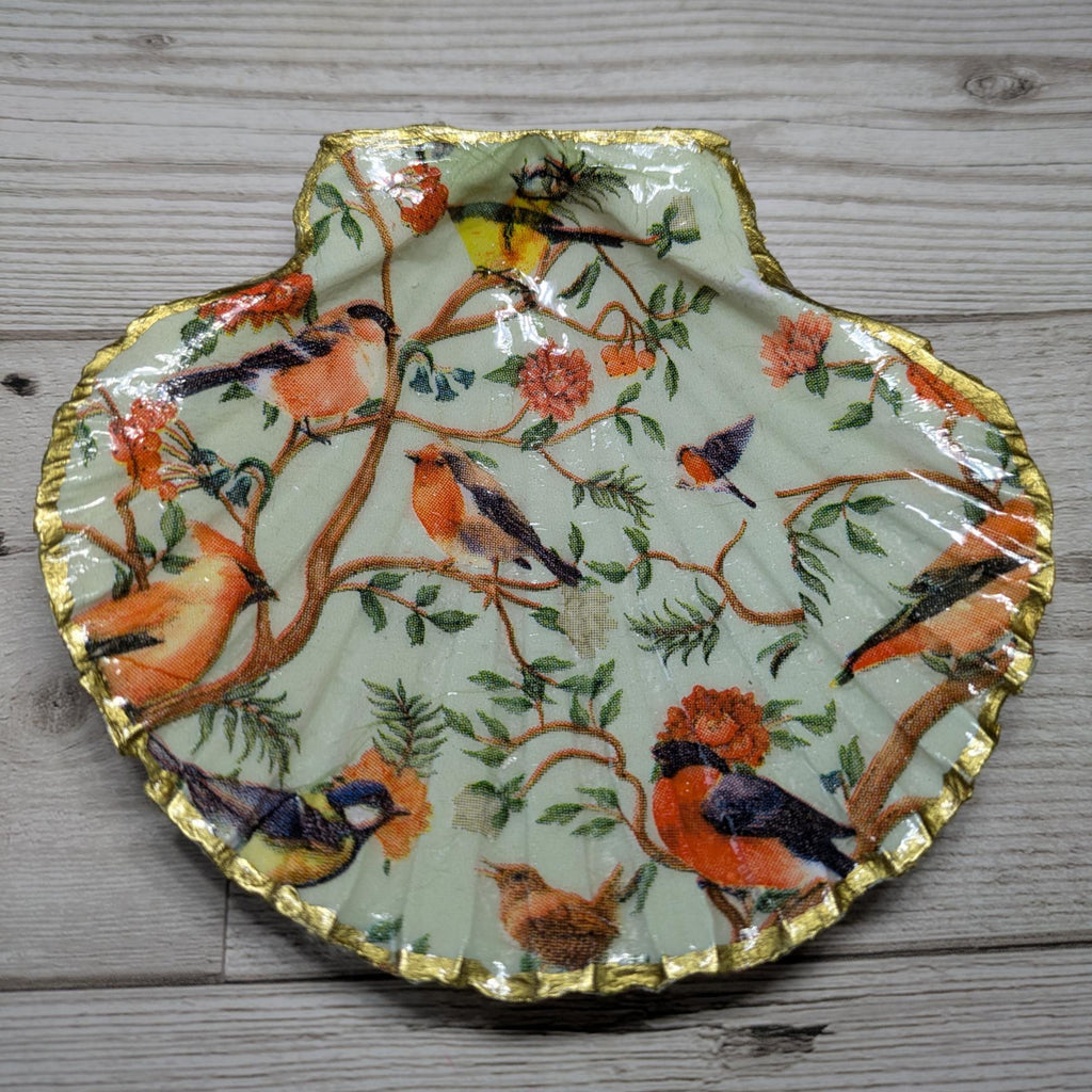 Bird Patterned Scallop Shell
